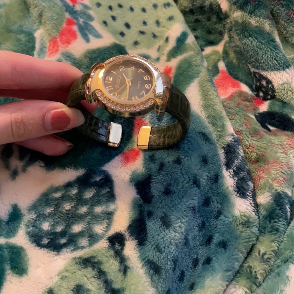 Watch - Picture 3 of 7